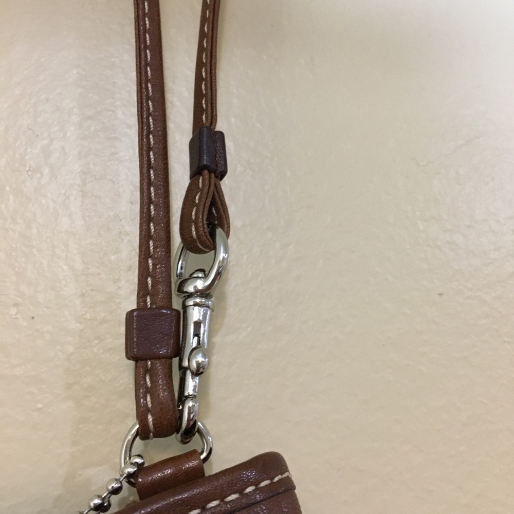 Vintage Coach Brown Leather Wristlet - Picture 7 of 8